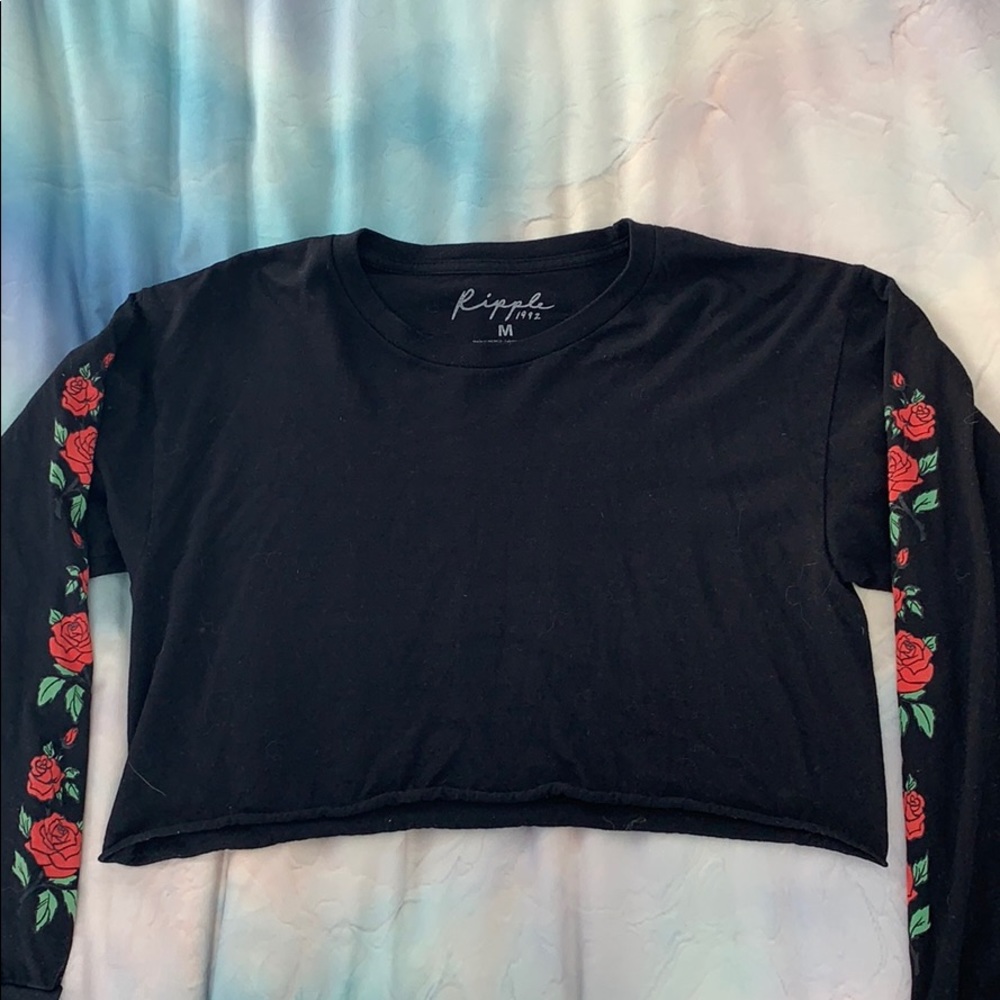Black rose cropped shirt